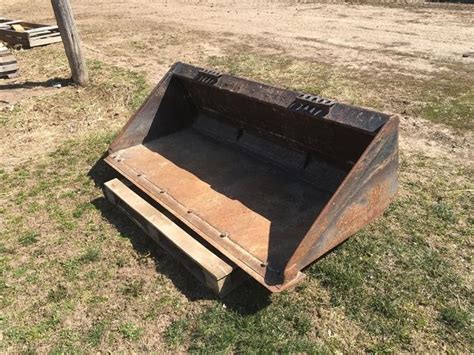 used new holland skid steer buckets|new holland 16la loader bucket.